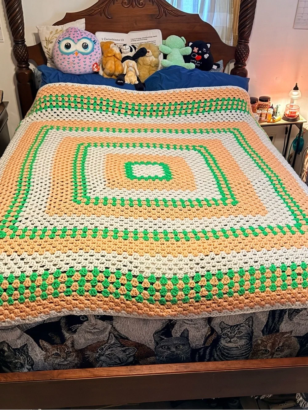 🌼VTG Handmade Crochet Granny Square Bedspread - Peach, Green & White